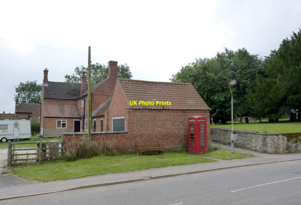 Photo 6"x4" Twitchell Cottage and telephone kiosk, Laxton Laxton\/SK7267 c2014