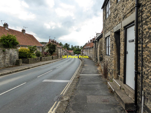 Photo 6"x4" High Street, Thornton-le-Dale, Yorkshire Thornton-le-Dale c2014