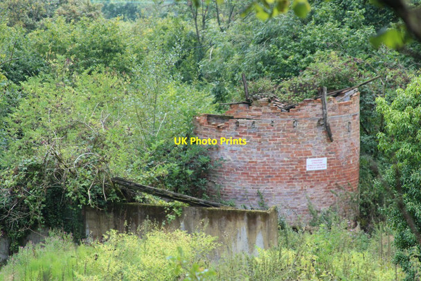 Photo 6"x4" Derelict Oast House at Elmstone Boughton Malherbe c2014