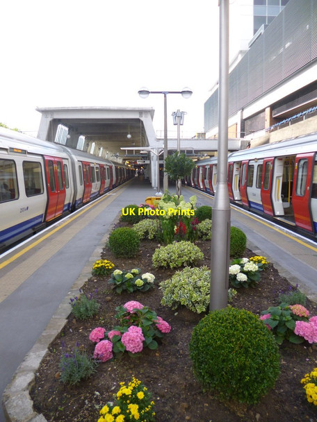 Photo 6"x4" Uxbridge Underground Station Uxbridge c2014