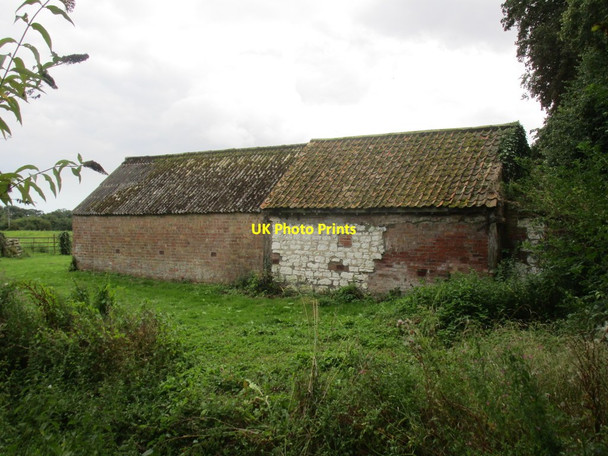 Photo 6"x4" Farm buildings, Mawers Farm Fotherby c2014