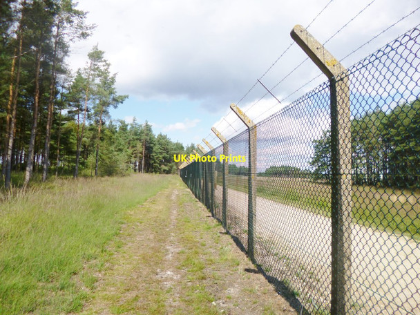 Photo 6"x4" Winfrith Heath, security fence Blacknoll c2014