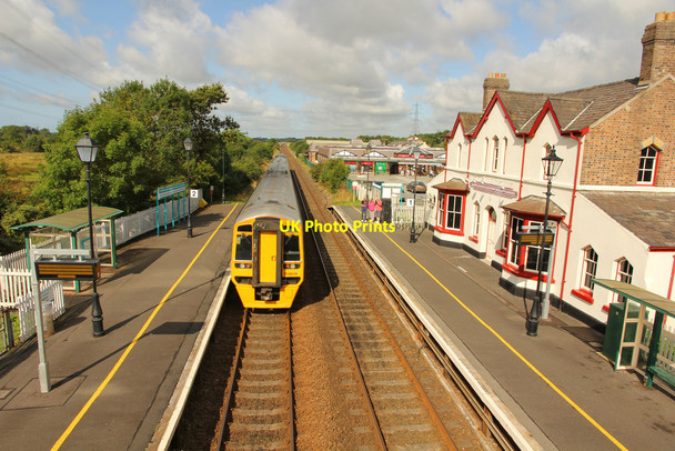 Photo 6"x4" Llanfairpwllgwyngyllgogerychwyrndrobwllllantysiliogogogoch station Llanfair Pwllgwyngyll c2014