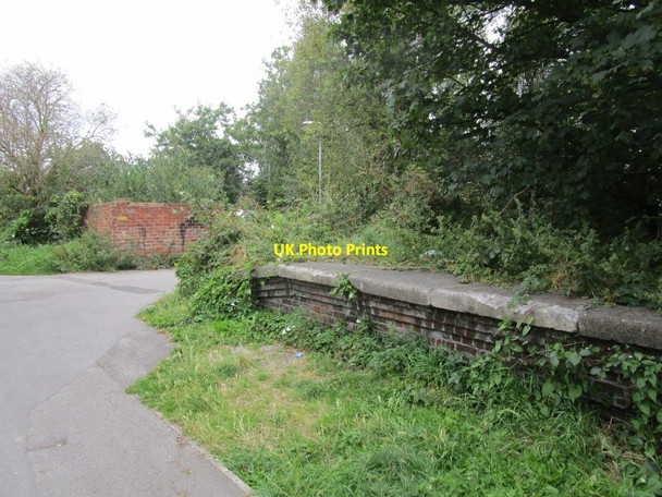 Photo 6"x4" The former down platform, Marfleet station Marfleet c2014