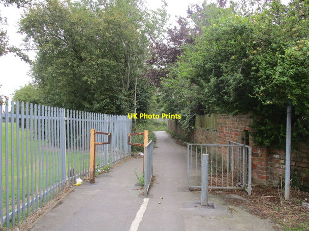 Photo 6"x4" Foot and cycle path. Marfleet Lane Marfleet c2014