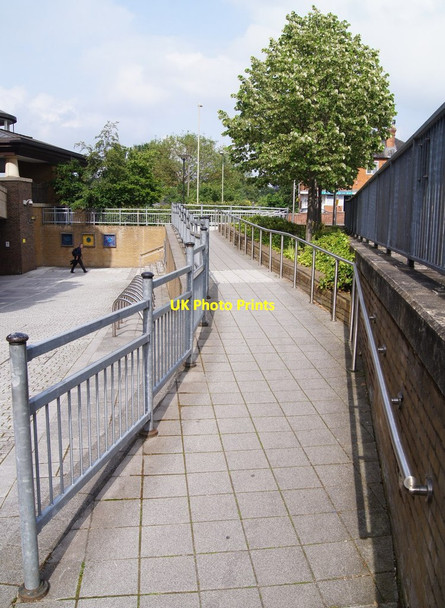 Photo 6"x4" Access ramp - Festival Place Basingstoke c2014