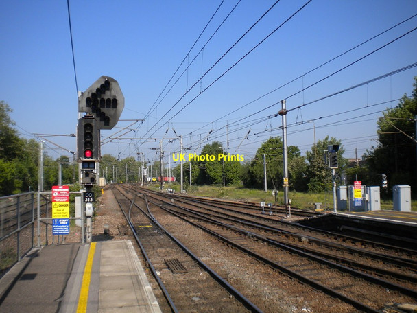 Photo 6"x4" Down end of Ipswich station Ipswich c2014