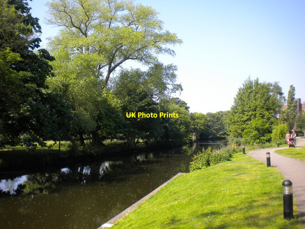 Photo 6"x4" River Wensum north of Norwich city centre Norwich c2014