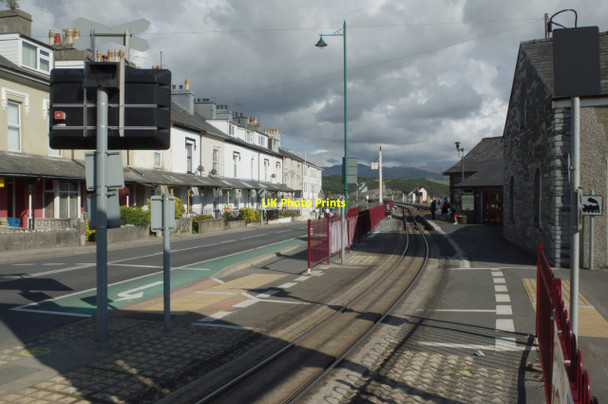 Photo 6"x4" Welsh Highland Railway at Porthmadog Porthmadog c2014