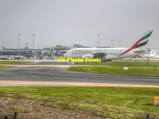 Photo 6"x4" Airbus Arriving at Manchester Thorns Green c2014