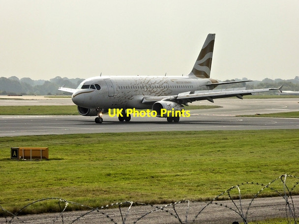 Photo 6"x4" British Airways Golden Dove at Manchester Airport Thorns Green c2014