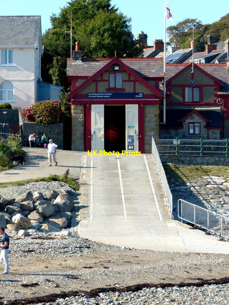 Photo 6"x4" R.N.L.I Lifeboat station Cricieth Criccieth c2014