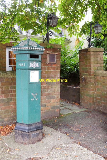 Photo 6"x4" A replica Penfold pillar box, Haslemere High Street Haslemere c2014