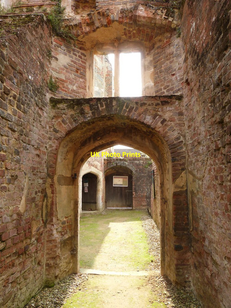 Photo 6"x4" Cowdray Castle ruins, Midhurst Midhurst c2014