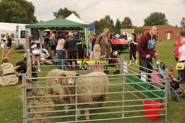 Photo 6"x4" Harby Village Show Harby\/SK8770 c2014