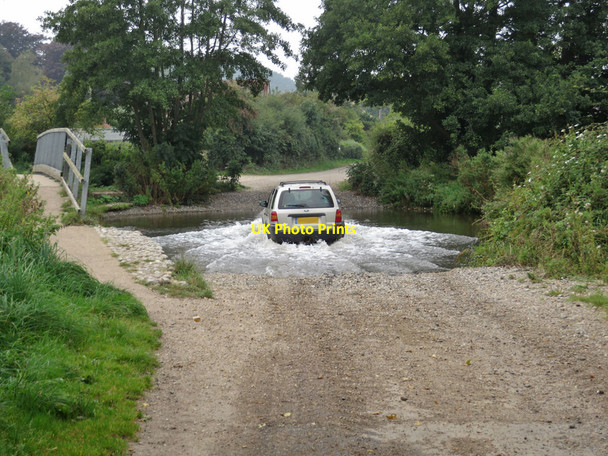 Photo 6"x4" Unsuitable for motor vehicles - loose gravel bed Glandford c2014