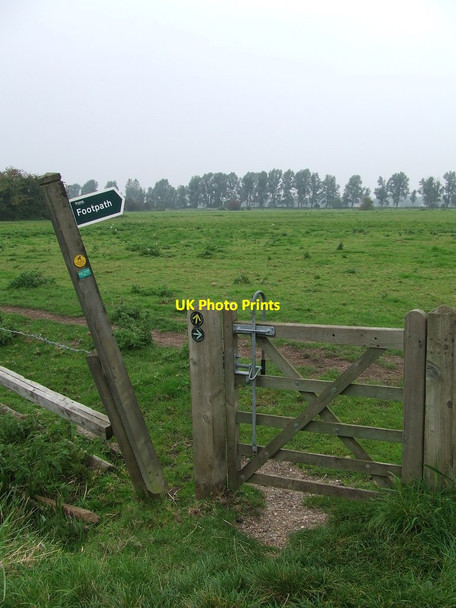 Photo 6"x4" Gate And Footpath Sign Shipmeadow c2014