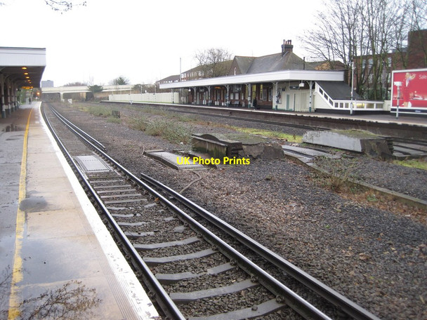 Photo 6"x4" Cheam railway station, Greater London Sutton\/TQ2564 c2011