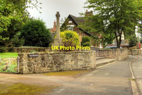 Photo 6"x4" Barrow Upon Trent, The War Memorial Barrow upon Trent c2014