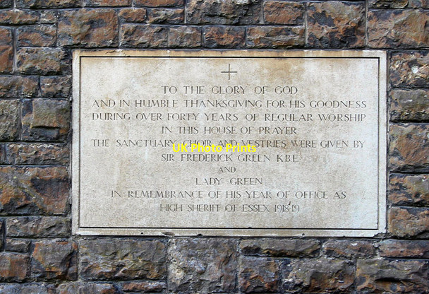 Photo 6"x4" All Saints, Chigwell Row - Memorial Chigwell Row c2014