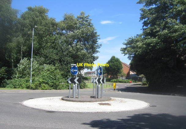 Photo 6"x4" Mini roundabout - Cherrywood Road Frimley c2014