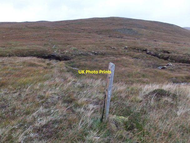 Photo 6"x4" Old fence above Coireag Bhuidhe Scardroy Burn c2014