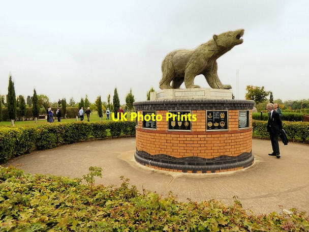 Photo 6"x4" Polar Bear Memorial, NMA Croxall c2014