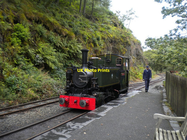 Photo 6"x4" Locomotive running round train, Nant Gwernol Abergynolwyn c2014