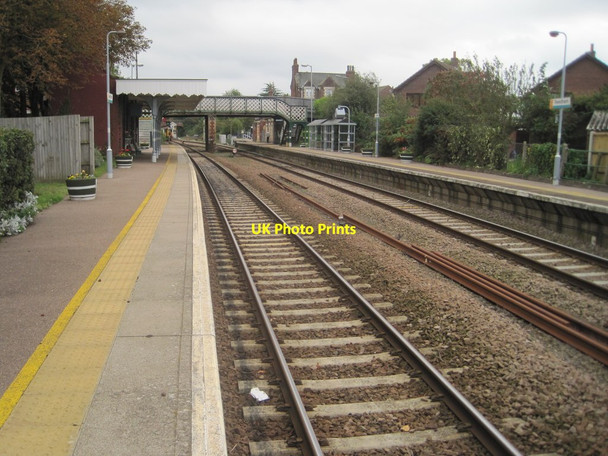 Photo 6"x4" Reedham (Norfolk) railway station Limpenhoe Hill c2014