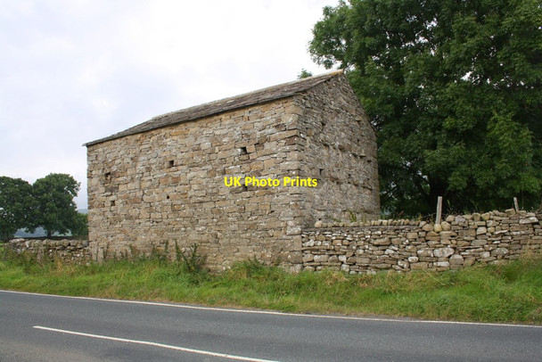 Photo 6"x4" Barn beside A684 Cubeck c2014