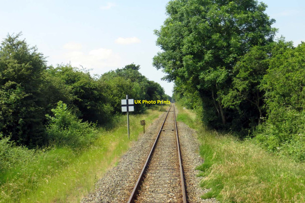 Photo 6"x4" The line to Bicester Marsh Gibbon c2014