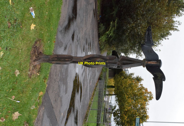 Photo 6"x4" Millennium milepost MP153 on Clyde Walkway Partick c2014