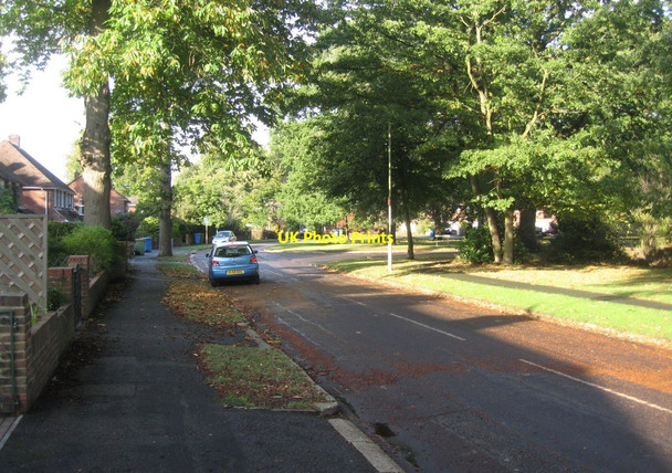 Photo 6"x4" Pierrefondes Avenue meets St Michael's Road Farnborough\/SU8754 c2014