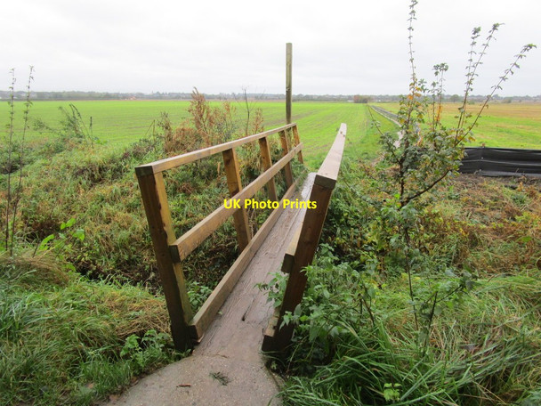 Photo 6"x4" Footbridge over Sand Dike Cottingham\/TA0432 c2014