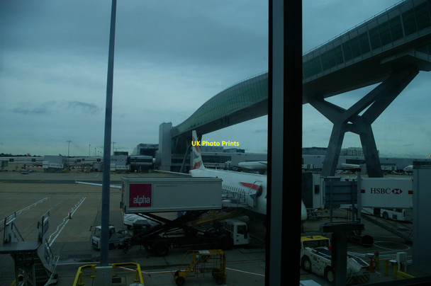 Photo 6"x4" Gatwick Airport, North Terminal Horley\/TQ2843 c2014