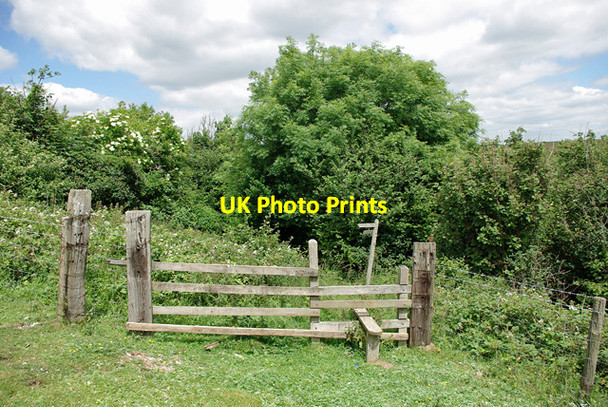 Photo 6"x4" Stile on footpath 2208\/2 North End\/TQ1109 c2010