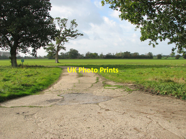 Photo 6"x4" Old concreted road North Green\/TM3076 c2014