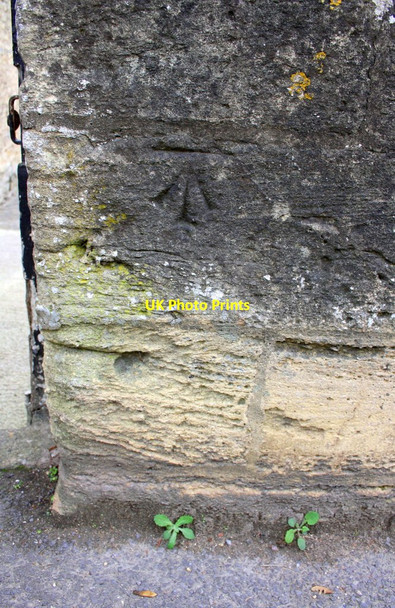 Photo 6"x4" Benchmark on end pier of Woodstock Bridge Woodstock\/SP4416 c2014