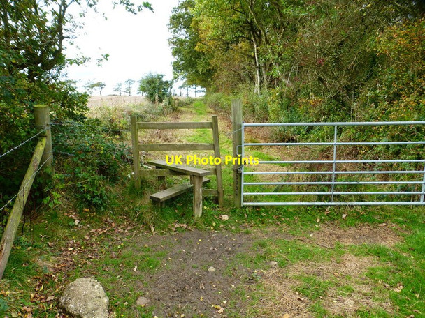 Photo 6"x4" Stile and track to Ashley Down Lane Boarhunt c2014