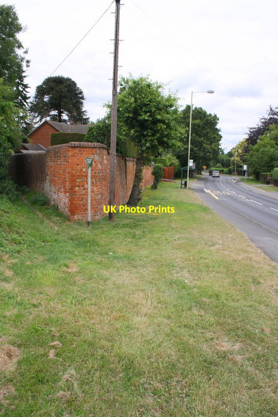 Photo 6"x4" Junction of footpath with Elm Road Whitley Wood\/SU7269 c2014