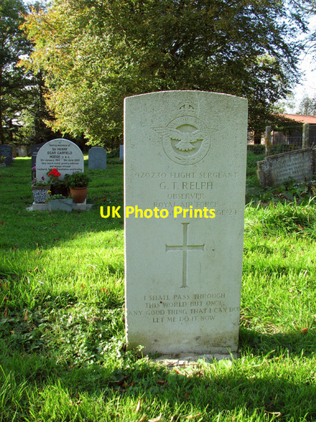 Photo 6"x4" WW2 grave in St Andrew's churchyard Little Massingham c2014