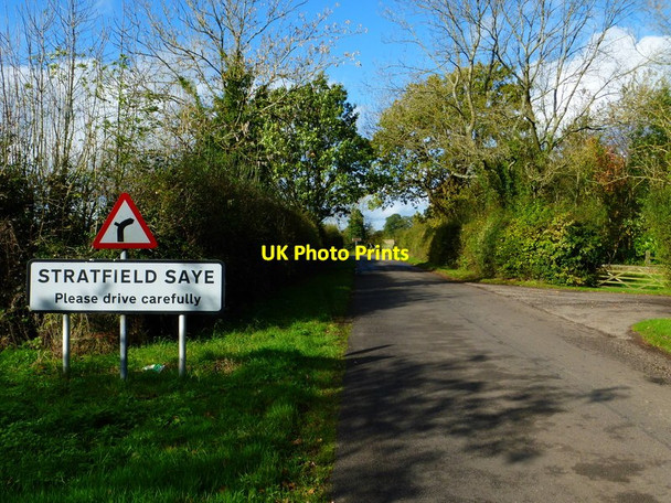Photo 6"x4" Minor road enters Stratfield Saye Stratfield Saye c2014