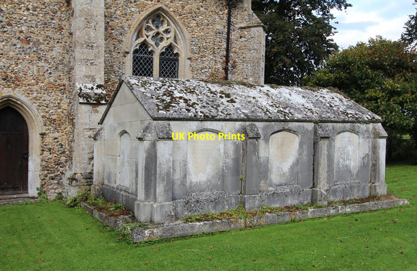 Photo 6"x4" St George, Shimpling - Mausoleum Mill Hill\/TL8551 c2014 P1