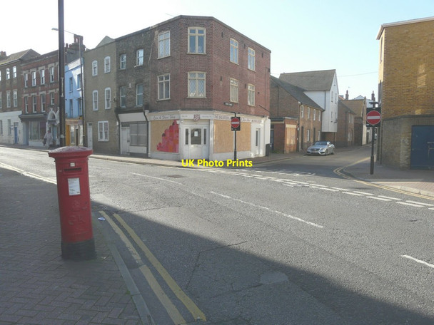 Photo 6"x4" Former Salvation Army Care and Share shop Margate c2014