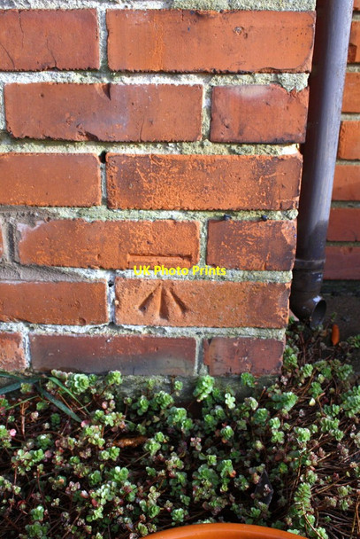 Photo 6"x4" Benchmark on #182 Reading Road Woodley\/SU7572 c2014