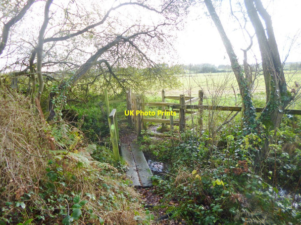 Photo 6"x4" Landford, bridge & kissing gate Landford c2014