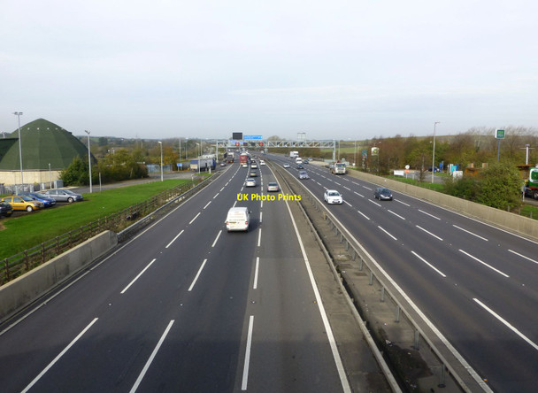 Photo 6"x4" View from footbridge over the M1 Upper Sundon c2014