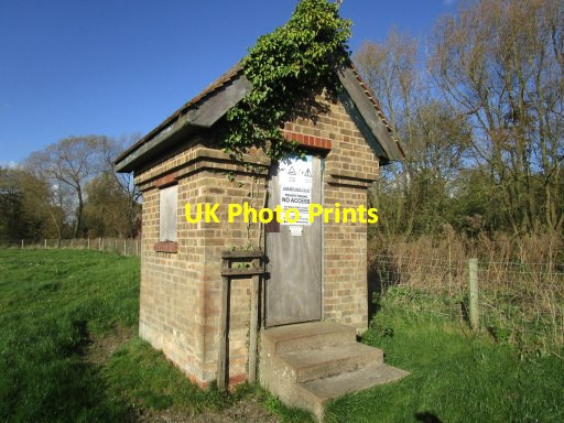 Photo 6"x4" Gauging station near Wansford Bridge Wansford\/TA0656 c2014