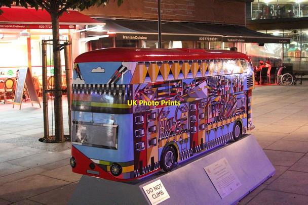 Photo 6"x4" Bus Art, 'Come Rain or Come Shine, Bus Sculpture' Westminster c2014