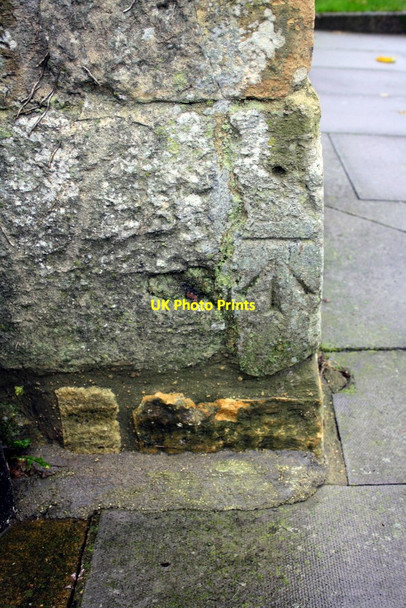 Photo 6"x4" Benchmark on the Town Hall Chipping Norton c2014